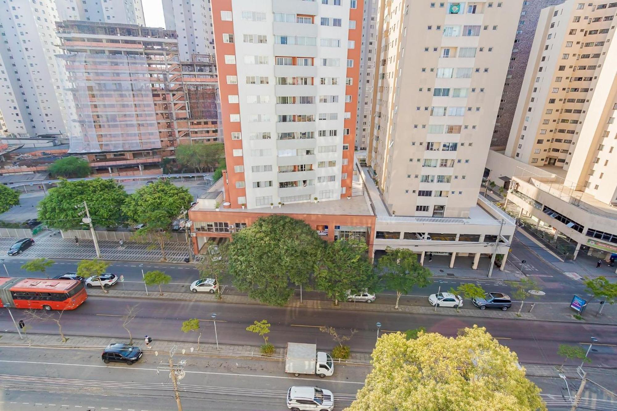 Predio Fantastico No Bairro Mais Requisitado De Куритиба Экстерьер фото